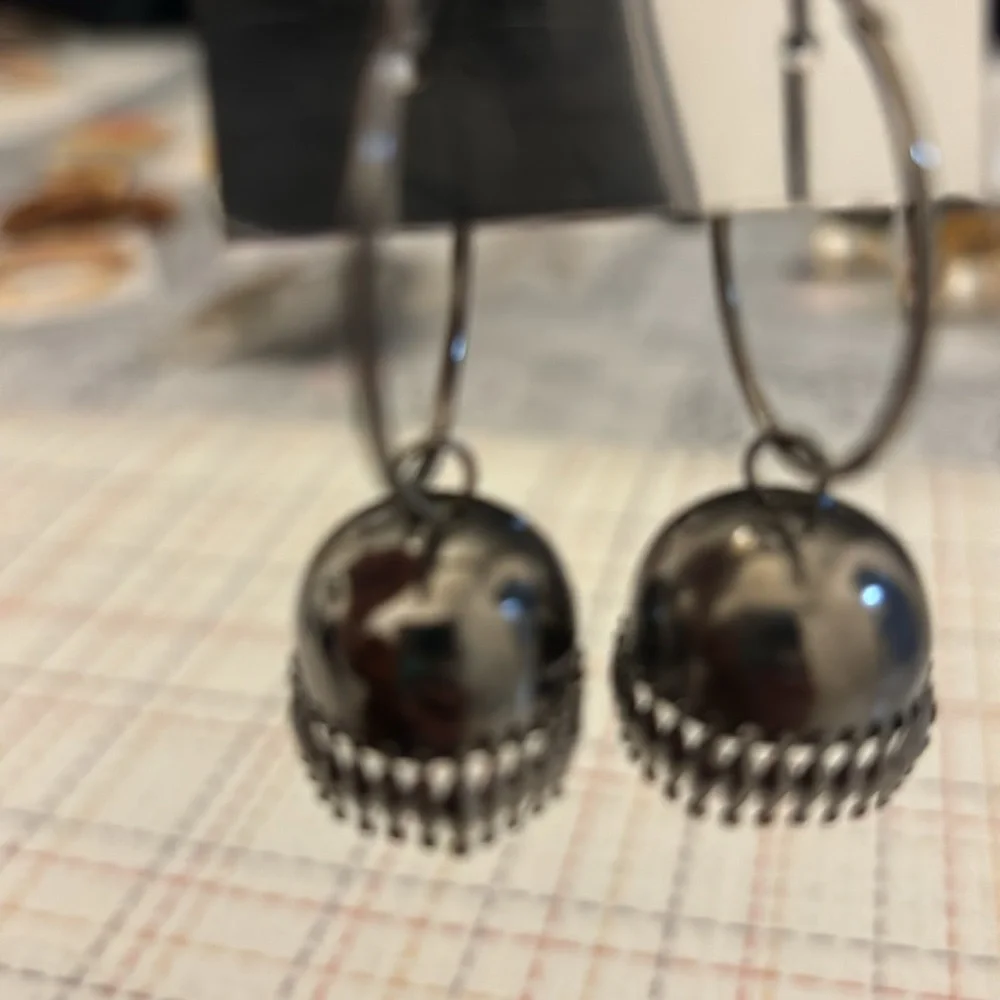 Fashion Earring - Picture 2 of 2